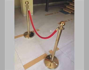 Que Post Golden Colour