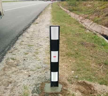 Delineator Posts
